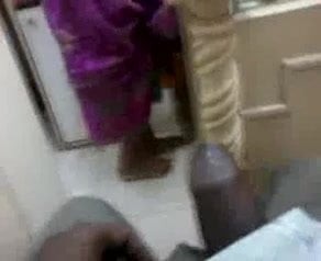 Masturbación broom la mano de la criada en casa