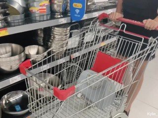 [PREVIEW] Kylie_NG Squirts With respect to haar automobile na het winkelen bij een supermarkt