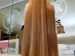 desnuda tetona rubia de pelo largo MILF Leona champú hacia adelante